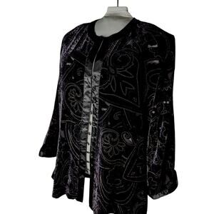 Chicos Black burnout velvet jacket Bust 44"Length 29" Sleeves 20.5"Buttons